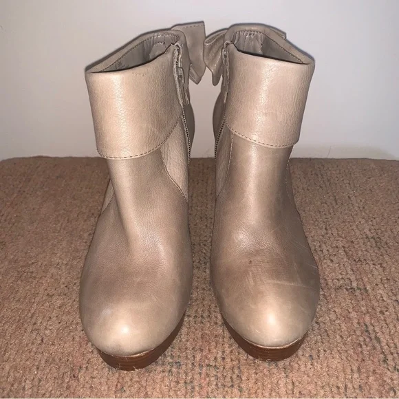 Gianni Bini Tan Leather Ankle Booties Bows - Picture 7 of 14